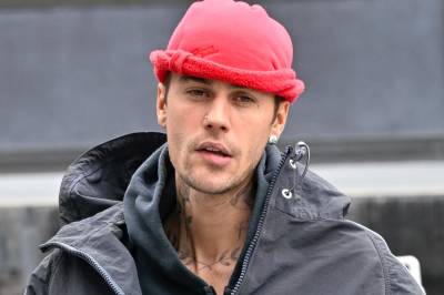Justin Bieber slapp 21 låter i natt