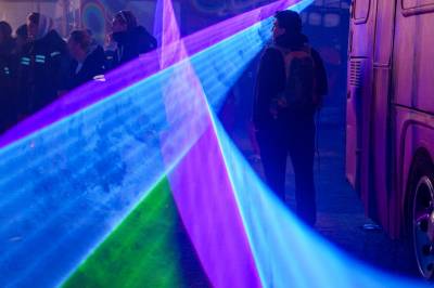 Russebuss beslaglagt etter at russ ble delvis blind av laser