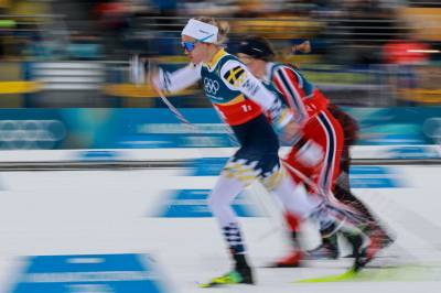 Fall i første sving under kvinnestafetten: – Måtte nesten skje!