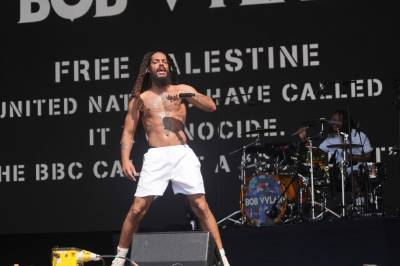 Bob Vylan og Kneecap blir etterforska etter Palestina-støtte på festival