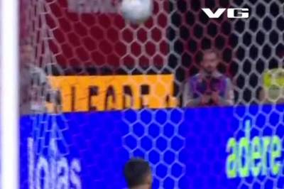 1-0: Selvmål Silva