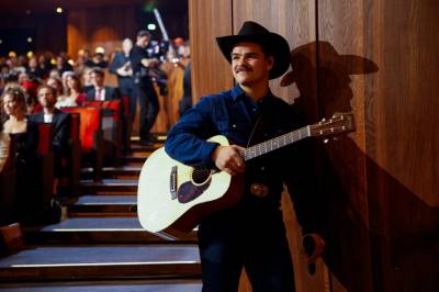 «Årets Spellemann» Tobias Sten framfører «Fy faen du e deili»