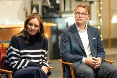 Kronprinsfamilien på sitt første julebesøk sammen