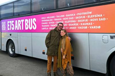 E75 Art Bus fra Kreta til Vardø: 11.000 km med kunst i bussen
