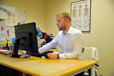 Fastlegesaken på Askøy nådde Stortinget: – Leger straffes før klage er avgjort