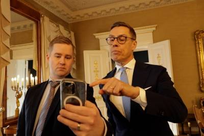 Stoler litt mer på Trump enn Putin