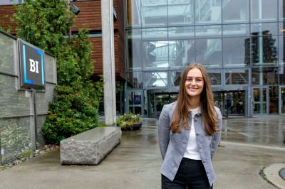 Emma (27) sa opp jobben for å ta doktorgrad