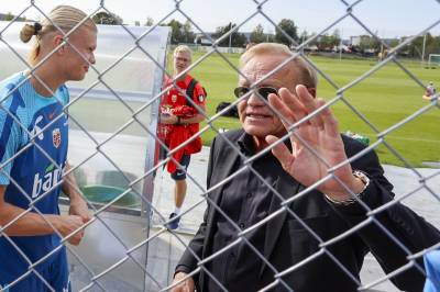 Får fortsette etter pressebråk under Ødegaard-bryllup