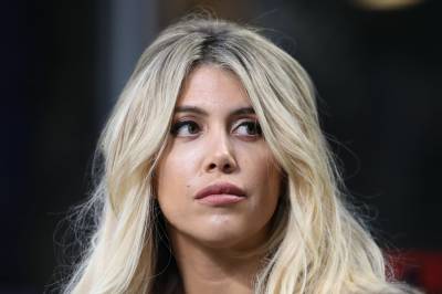 Wanda Nara hetser Mauro Icardi med drakthån