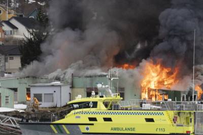 Massiv brann på bensinstasjon