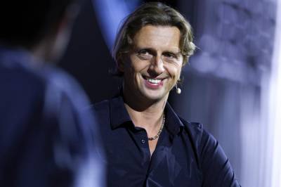 Tilbyr å kjøpe tilbake aksjer: Kutter prisen med 30 prosent