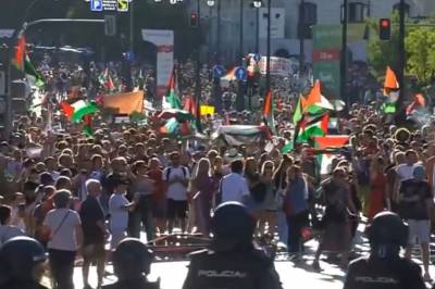 Pro-palestinske demonstranter invaderer Madrids gater og stopper La Vuelta a España