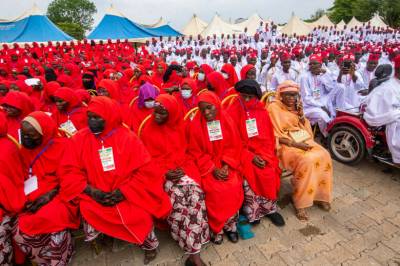 1500 par giftet seg i Nigeria
