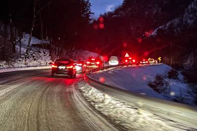 Hundrevis kom seg ikke på jobb – fylkeskommunen legger seg flate