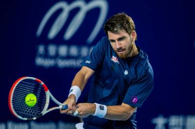 Carlos Alcaraz taper for Cameron Norrie i Paris, og verdensenertittelen er i fare