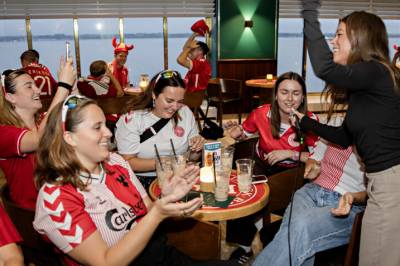 Fyllefest på vei til Oslo i natt