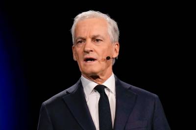 Støre advart av Frederiksen: – Det er alvor nå, Jonas