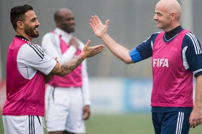 Flere fotballikoner støtter Infantino: – Har gjort en god jobb