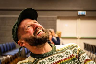 TV-kjendisen sjarmerte aulaen i senk: «Will you marry me?»