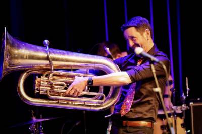 Vel blåst, og god jul fra Lars Johannes, bygdebladet og kulturhuset