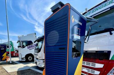 – Myten om få ladere for elektriske lastebiler må avlives