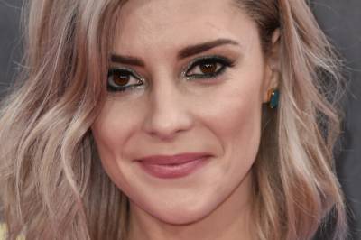 Grace Helbig (41) har to hjernesvulster - må opereres