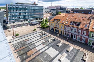 Fredag fylles hele sentrum opp av ungdom