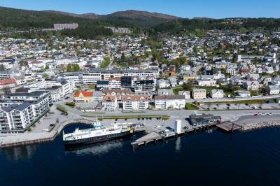 width=device-width, initial-scale=1