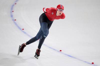 Eitrem seiret med banerekord på 5000 meter – i medaljekampen i allround-VM