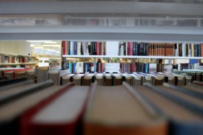 Får over 100.000 til skolebibliotek