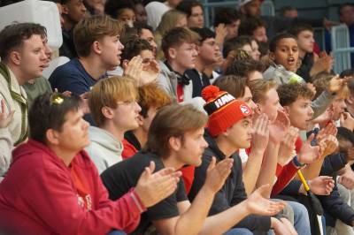 Fyllingen hadde kniven mot strupen