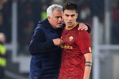 Genial gjenforening på trappene for Mourinho og Dybala