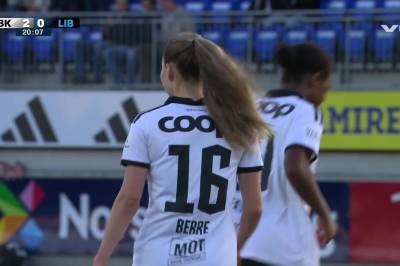 Oline Brekke Fuglem scorer mot FC Slovan Liberec (W)