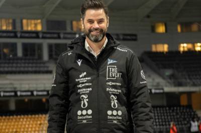 Start-leder i Dubai: – Missiler flyr over hodet vårt