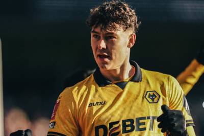 Wolverhampton aksepterer gigant bud for Jørgen Strand Larsen som er ørlite mindre gigantisk