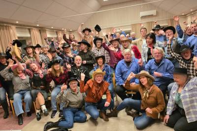 Køntri-fest med trippelkor