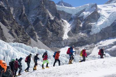Gigantisk isblokk blokkerer Everest-ruten i høysesongen