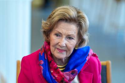 Dronning Sonja observert på ferie