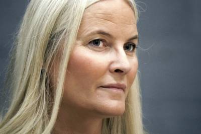 - Utfordrer monarkiets tillit