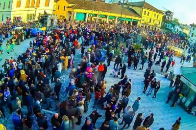 «Glemt» av Norge - lager monsterkøer i Italia