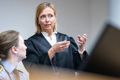 Skal ha delt omfattande overgreps­materiale – hevdar politiet planta telefonen