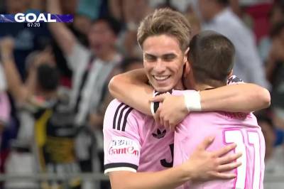 Edon Zhegrova med scoring for Juventus Football Club S.p.A.