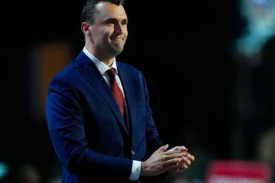 Dommer avgjør om Tyler Robinson skal stilles for retten for drapet på Charlie Kirk