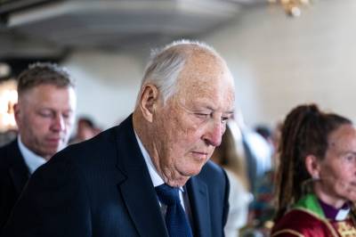 Kong Haralds helsesituasjon: Forventer uker på sykehus
