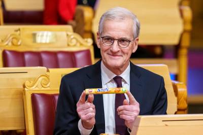 Han må jobbe hardere for å beholde vennene