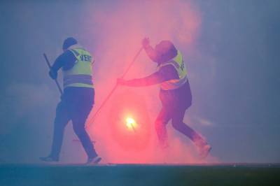 – Risikerer å bli stående utenfor stadion