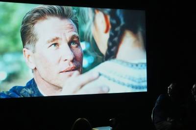 Hollywood-stjernen døde for over ett år siden. Nå skaper KI-klonen hans kontrovers.