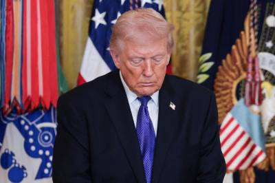 – Du må ha Gud, sier Trump. USA tviler på at han er særlig religiøs.