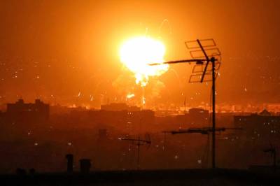 Angrep mot flere oljelagre i Teheran