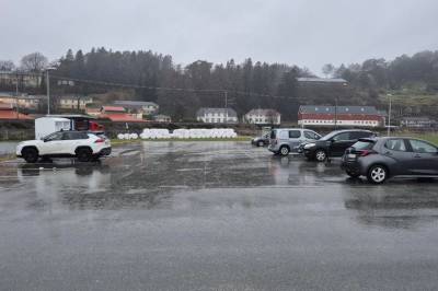 Advarer: – Flytt bilene